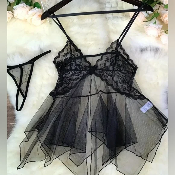 Elegant Lace Babydoll Set - Black and Red - Picture 2 of 5